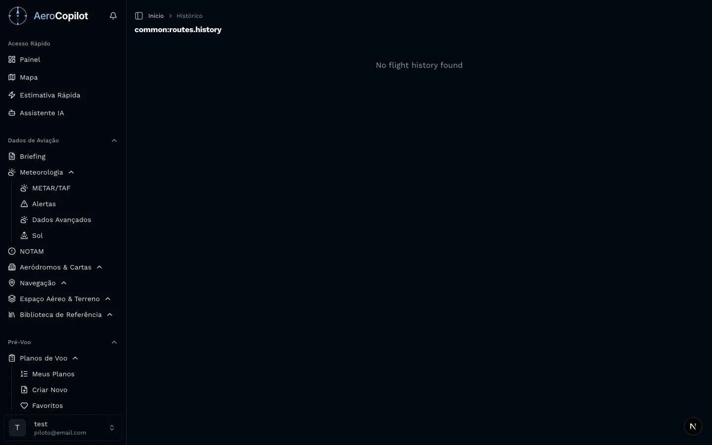Histórico e replay de voos no AeroCopilot com visualização de trajeto GPS, métricas de análise e ferramentas de debrief